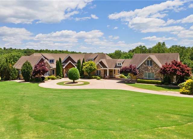 Property at 2220 Peachtree Rd, Cumming, GA 30041, 5 beds, 7.5 baths