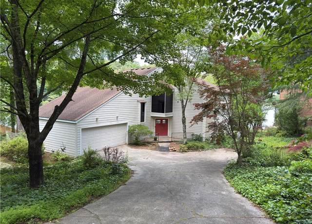 Property at 3836 Loch Highland Pkwy NE, Roswell, GA 30075, 4 beds, 3 baths