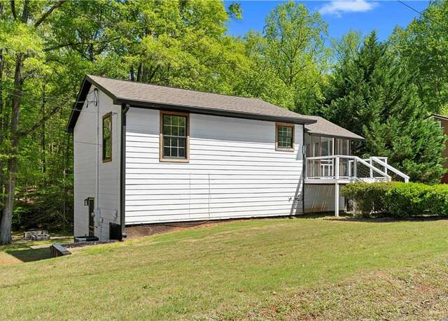 Property at 1271 Hayes St, Madison, GA 30650, 3 beds, 2 baths