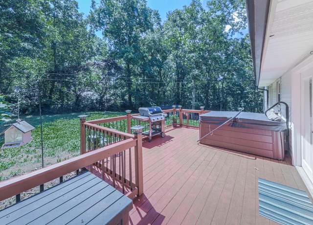 Property at 132 Little Brook Dr, Woodstock, GA 30188, 4 beds, 3 baths
