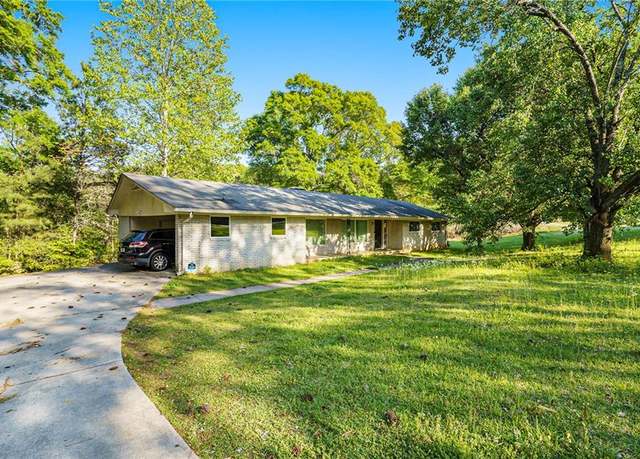 Property at 3150 Stonewall Tell Rd, Atlanta, GA 30349, 3 beds, 2.5 baths