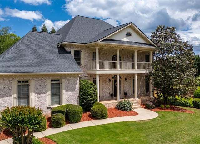 Property at 200 N Willow Ct, Alpharetta, GA 30004, 5 beds, 5.5 baths