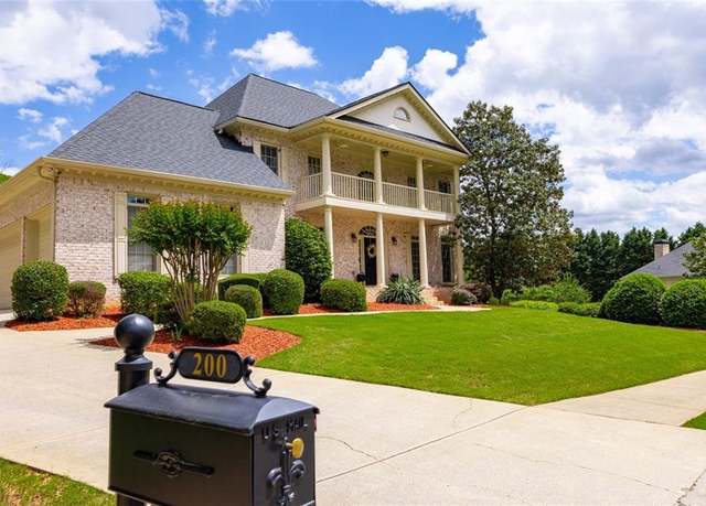Property at 200 N Willow Ct, Alpharetta, GA 30004, 5 beds, 5.5 baths