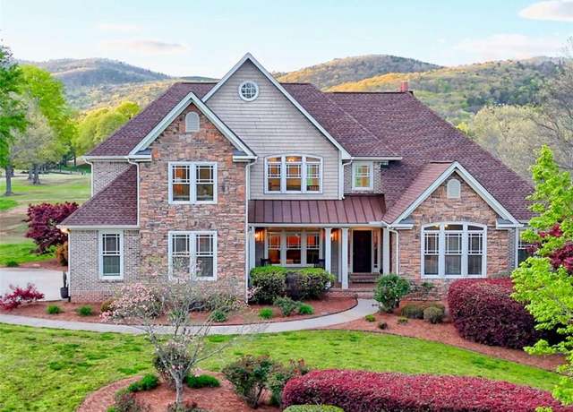 Property at 526 Orchard Dr, Clarkesville, GA 30523, 5 beds, 5.5 baths
