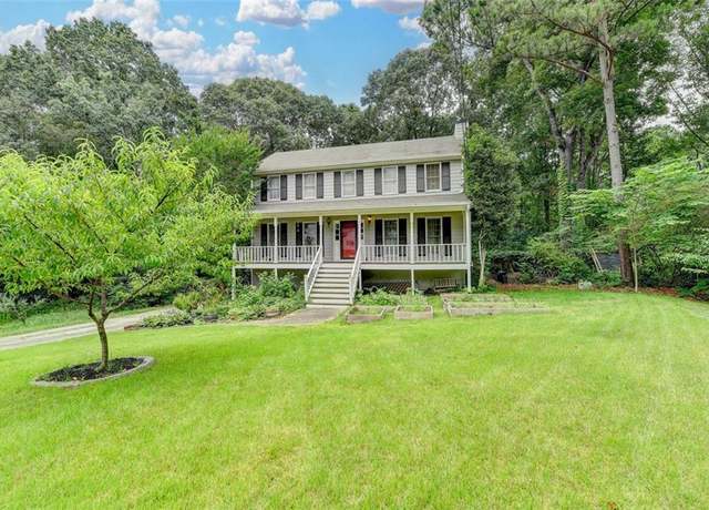 Property at 2816 Highland Park Dr, Stone Mountain, GA 30087, 4 beds, 2.5 baths