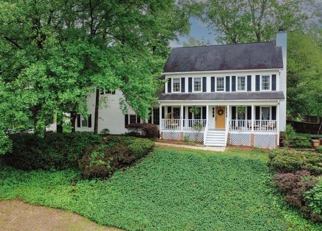 Property at 201 Tweed Ct, Sugar Hill, GA 30518, 3 beds, 2.5 baths