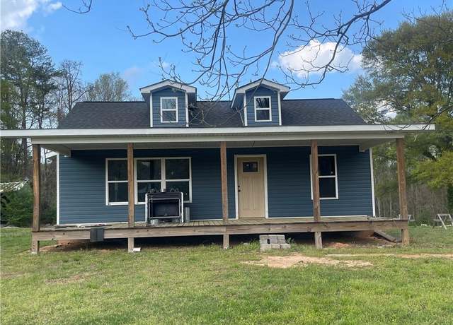 Property at 4390 Campbell Rd, Gainesville, GA 30507, 3 beds, 2 baths