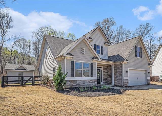 Property at 5531 Woodstream Ct, Gainesville, GA 30507, 3 beds, 2.5 baths