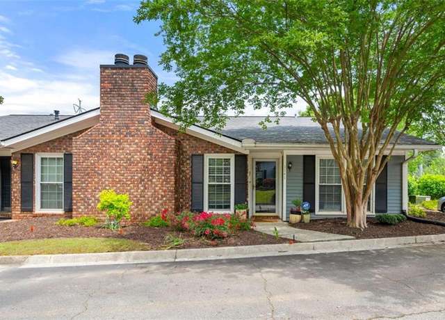 Property at 1141 Moorestown Cir, Decatur, GA 30033, 2 beds, 2 baths