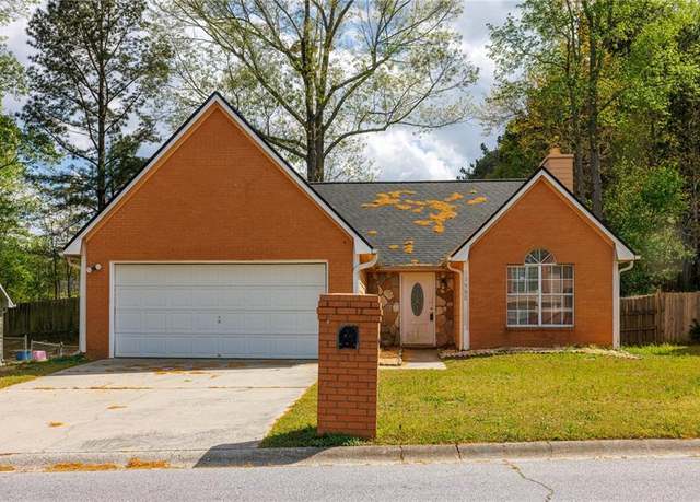 Property at 1960 Banks Way, Atlanta, GA 30349, 3 beds, 2 baths