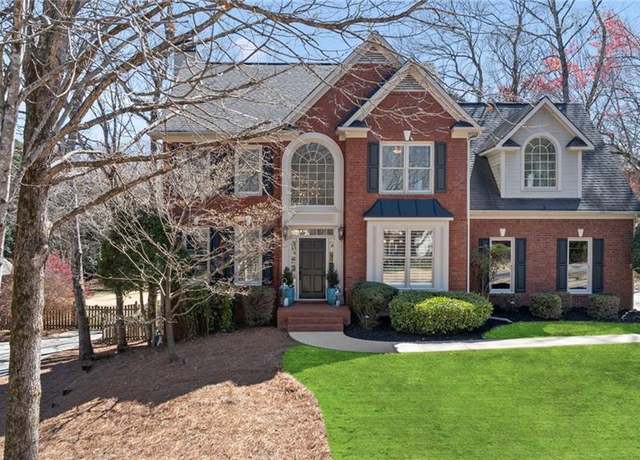 Property at 720 Lakeglen Dr, Suwanee, GA 30024, 4 beds, 3.5 baths