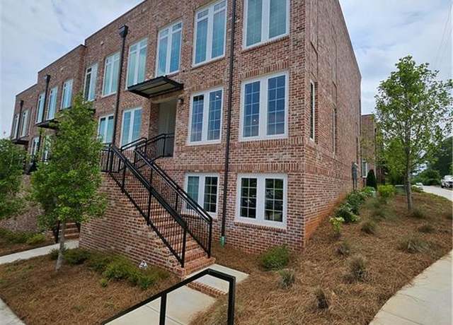 Property at 401 Burton Dr, Alpharetta, GA 30009, 2 beds, 2 baths