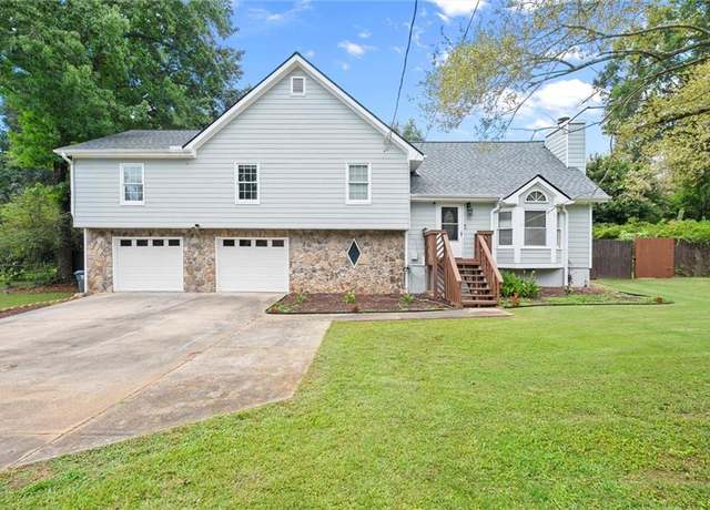 Property at 208 Arbour Way, Suwanee, GA 30024, 3 beds, 2 baths