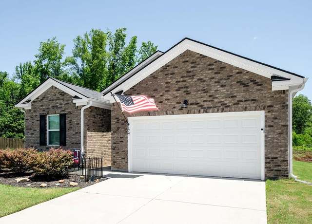 Property at 174 Silver Birch Pass, Newnan, GA 30265, 3 beds, 2 baths