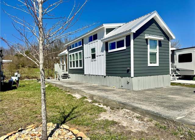 Property at 122 Mountain Meadows Dr, Morganton, GA 30560, 1 bed, 1 bath