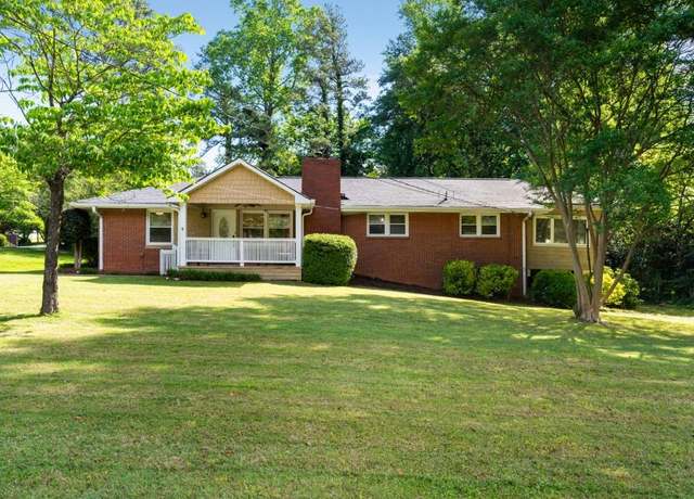 Property at 1865 Briarlake Cir, Decatur, GA 30033, 4 beds, 3 baths