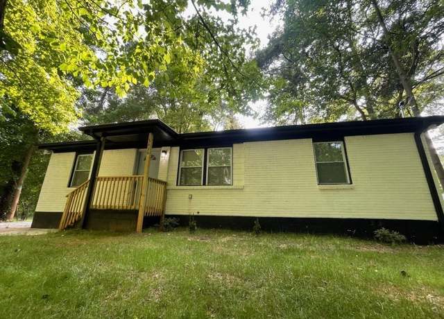Property at 3426 Treadwell Cir SW, Atlanta, GA 30331, 3 beds, 1.5 baths