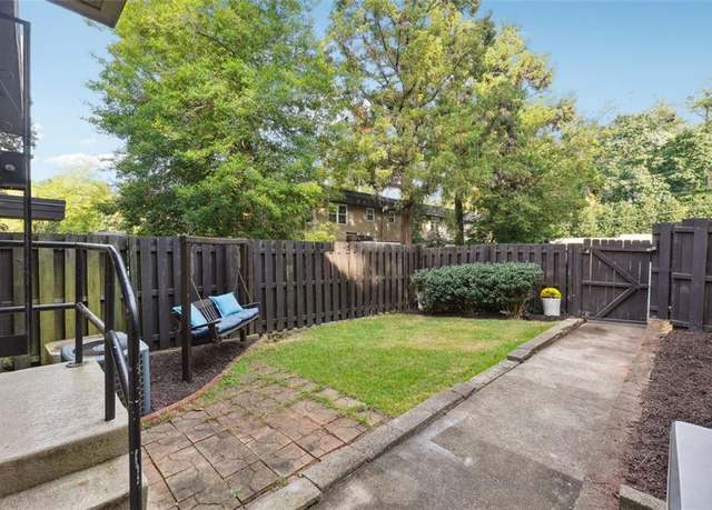 Property at 290 Lakemoore Dr NE Unit C, Atlanta, GA 30342, 2 beds, 1.5 baths