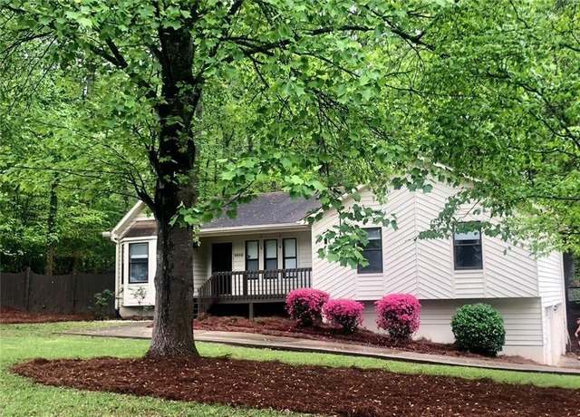 Property at 647 Sunshine Trce NW, Acworth, GA 30102, 5 beds, 3 baths