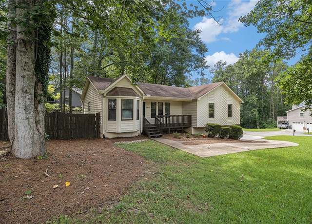 Property at 647 Sunshine Trce NW, Acworth, GA 30102, 5 beds, 3 baths