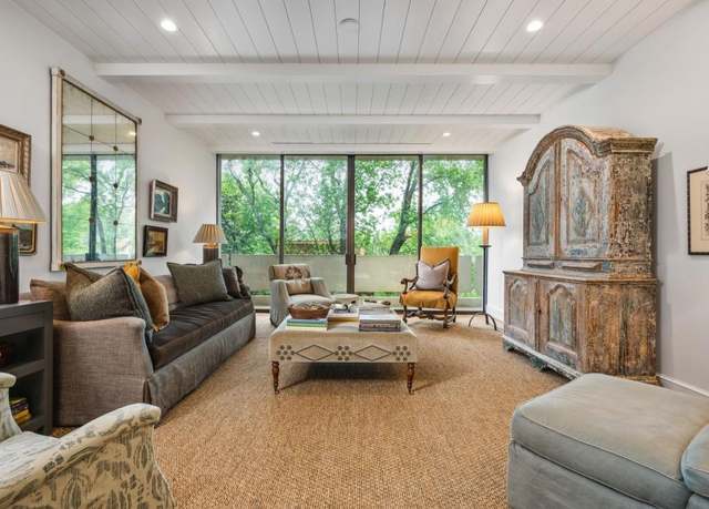 Property at 2575 Peachtree Rd NE Unit 8D, Atlanta, GA 30305, 2 beds, 2 baths