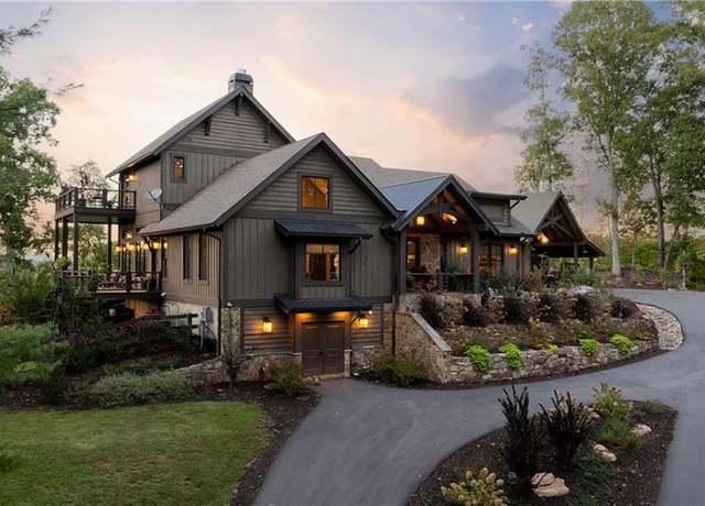 Property at 1241 Scenic Dr, Blue Ridge, GA 30513, 4 beds, 4.5 baths