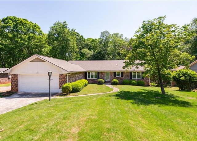 Property at 272 Cherokee Rdg, Athens, GA 30606, 3 beds, 2 baths
