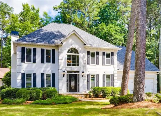 Property at 215 Lake Pines Pointe, Alpharetta, GA 30005, 5 beds, 3.5 baths