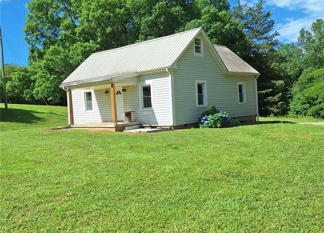 Property at 2240 Lee Land Rd, Gainesville, GA 30507, 3 beds, 3 baths