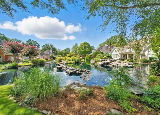Property at 7100 Brookside Dr, Roswell, GA 30076, 3 beds, 2.5 baths