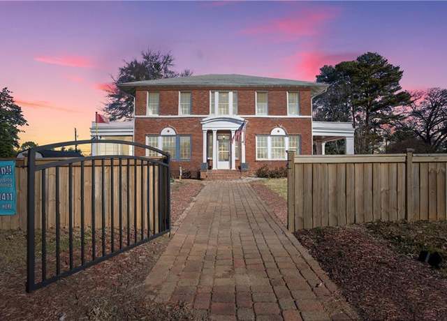 Property at 64 W Howell St, Hartwell, GA 30643, 4 beds, 2.5 baths