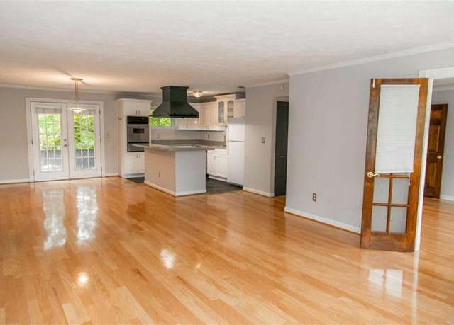 Property at 115 Biscayne Dr Unit C2, Atlanta, GA 30309, 3 beds, 2 baths