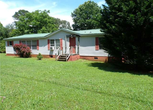 Property at 2900 Hitt Rd, Cumming, GA 30041, 3 beds, 2 baths