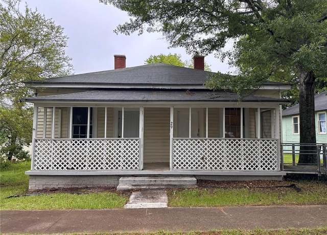 Property at 29 Ivy St, Porterdale, GA 30014, 3 beds, 2 baths