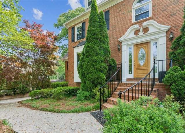 Property at 22 Oakwood Hills Dr, Suwanee, GA 30024, 4 beds, 2.5 baths