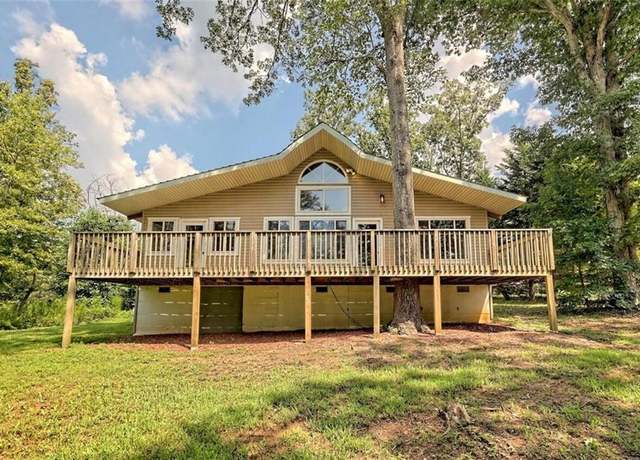 Property at 200 Mountain Meadow Rd, Clarkesville, GA 30523, 2 beds, 1 bath