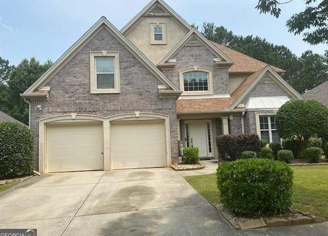 Property at 7981 Gossamer Dr, Fairburn, GA 30213, 6 beds, 3 baths