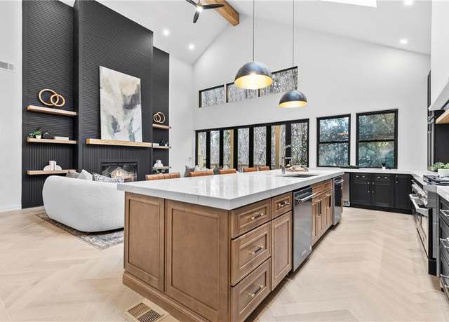 Property at 904 Kings Ct NE, Atlanta, GA 30306, 5 beds, 5.5 baths