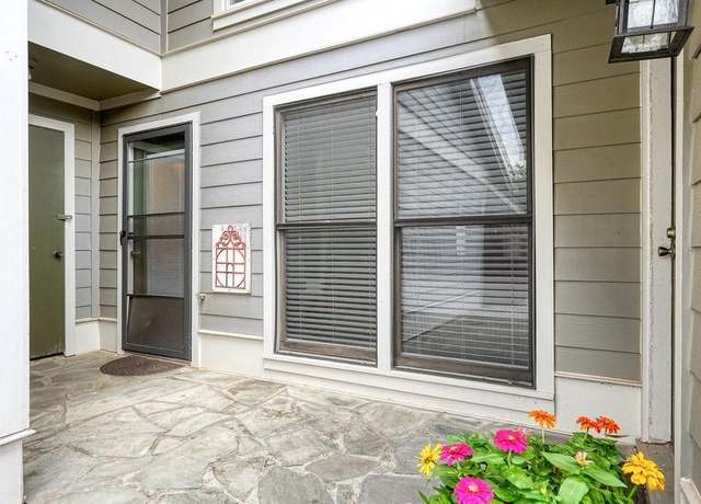 Property at 4977 Meadow Ln, Marietta, GA 30068, 3 beds, 2.5 baths