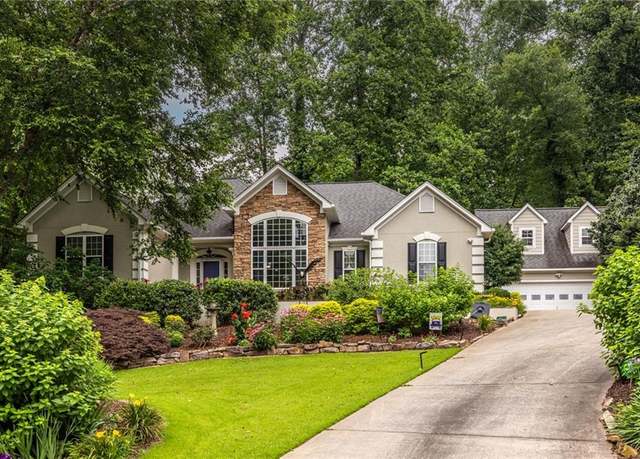 Property at 3300 Pierce St, College Park, GA 30337, 5 beds, 3.5 baths