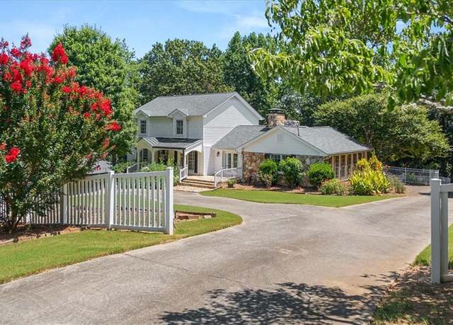 Property at 2166 Tanglewood Dr, Snellville, GA 30078, 4 beds, 3.5 baths