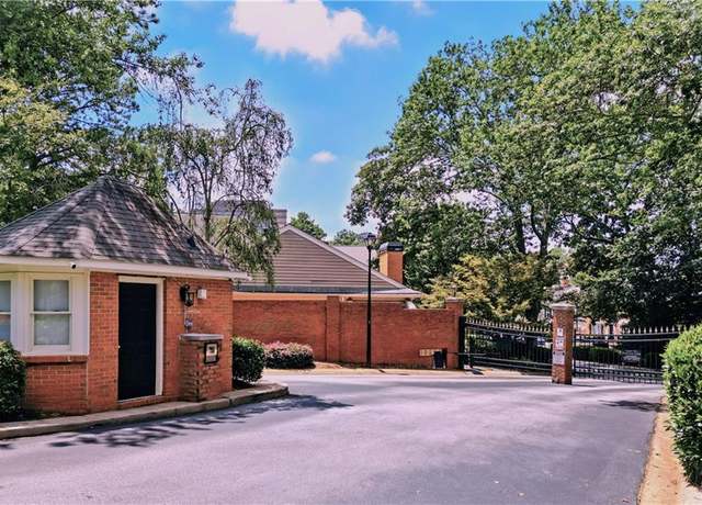Property at 44 Mount Vernon Cir, Atlanta, GA 30338, 2 beds, 2.5 baths