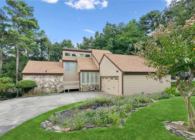 Property at 1616 Maple Ridge Dr, Suwanee, GA 30024, 4 beds, 3.5 baths