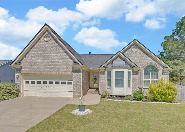 Property at 2800 Araglin Dr, Dacula, GA 30019, 4 beds, 2 baths