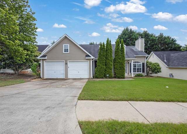 Property at 3020 Meadow Glen Pass, Fairburn, GA 30213, 3 beds, 2 baths