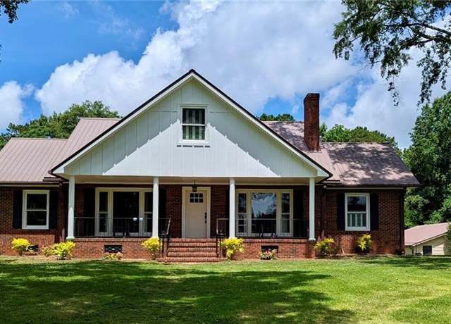 Property at 609 Moore Rd, Columbus, GA 31904, 4 beds, 3 baths