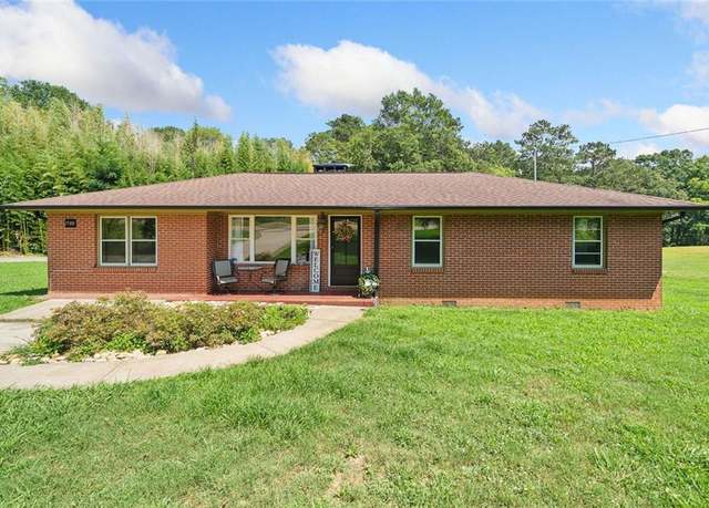 Property at 1788 County Line Rd, Cumming, GA 30040, 4 beds, 2 baths