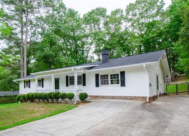 Property at 2923 Bicentennial Dr, Stone Mountain, GA 30087, 3 beds, 2 baths