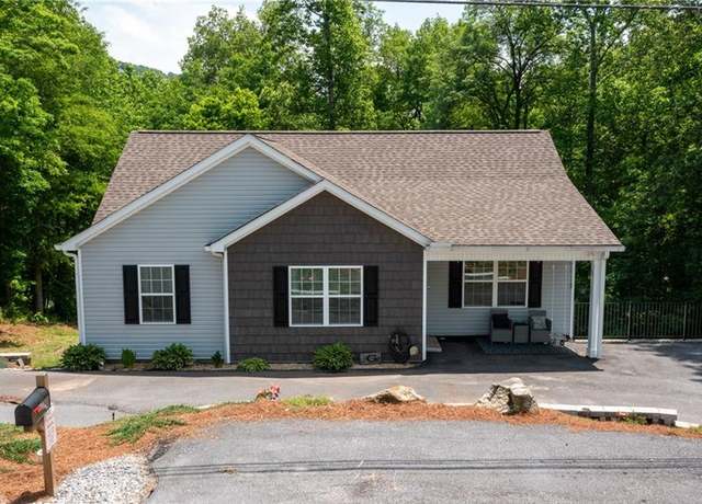 Property at 426 Old Clarksville Hwy, Cleveland, GA 30528, 3 beds, 2 baths