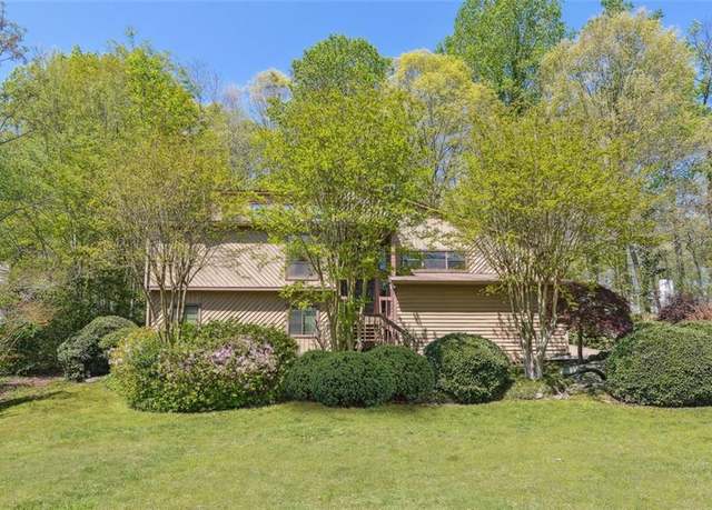 Property at 1735 Little Willeo Rd, Marietta, GA 30068, 3 beds, 2.5 baths